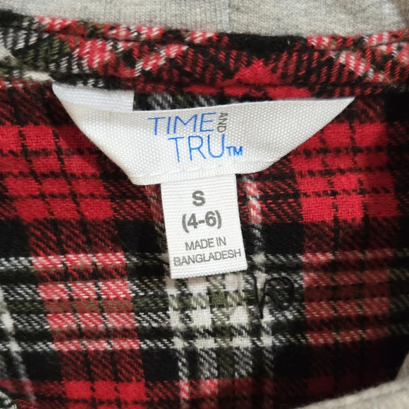 NWT Time & Tru red long sleeve button down flannel shirt with hood - Picture 3 of 4